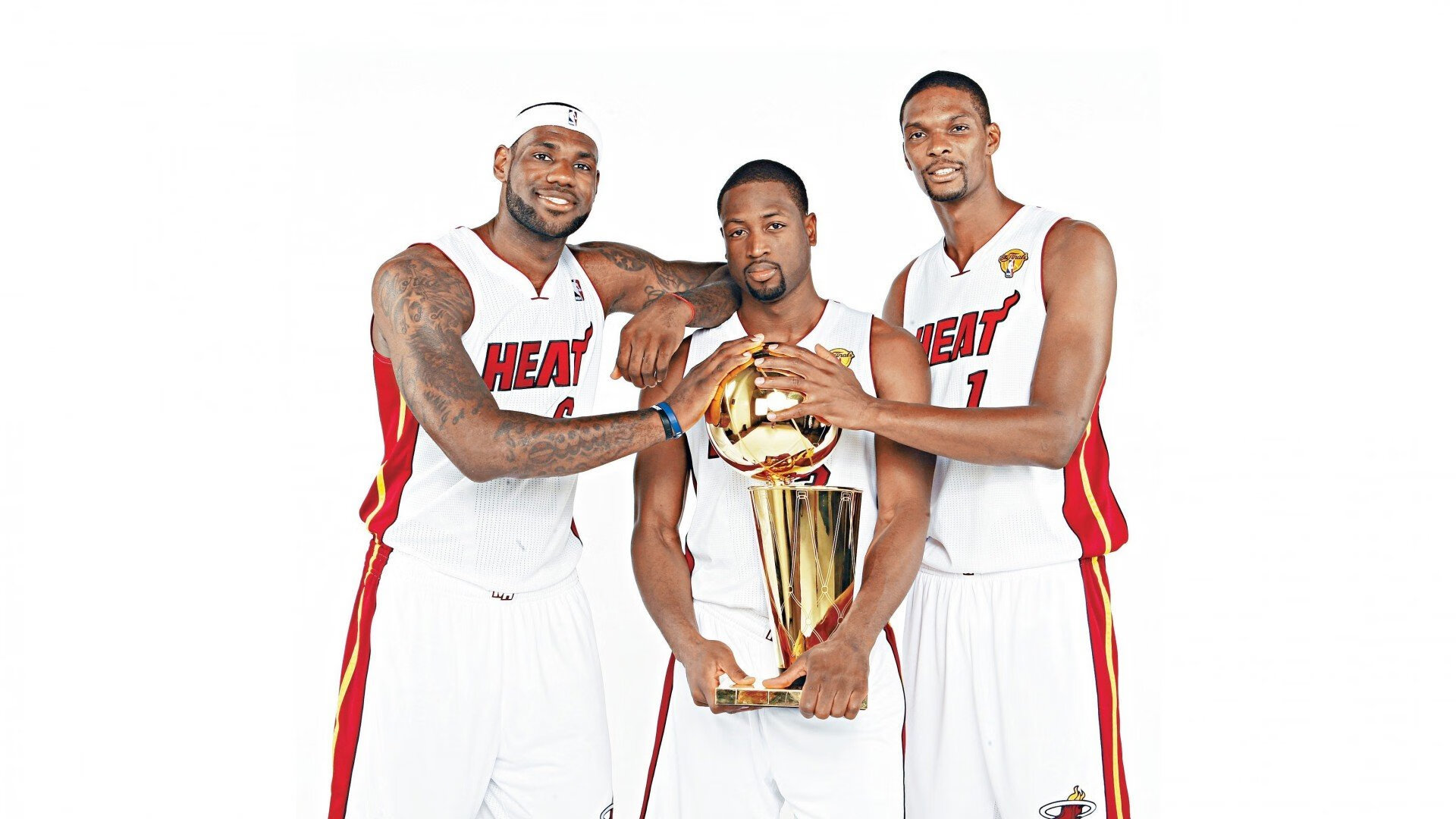 FEI世界马术三项赛 英国骑手全程零罚分 夺冠后满场绕场致意